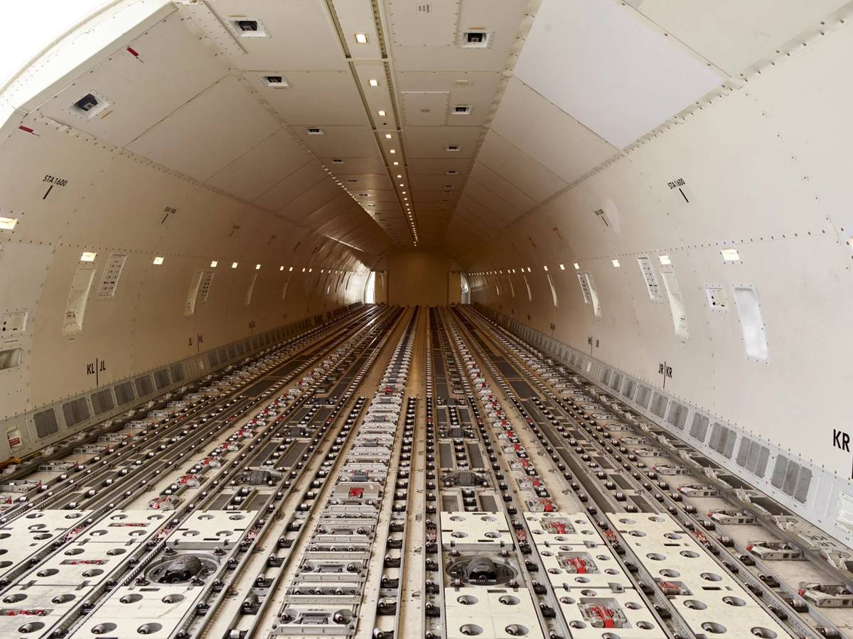 Soute d’avion cargo